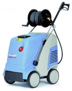 上海食品廠引進(jìn)德國進(jìn)口環(huán)保熱水清洗機(jī)，引領(lǐng)行業(yè)保潔新風(fēng)尚