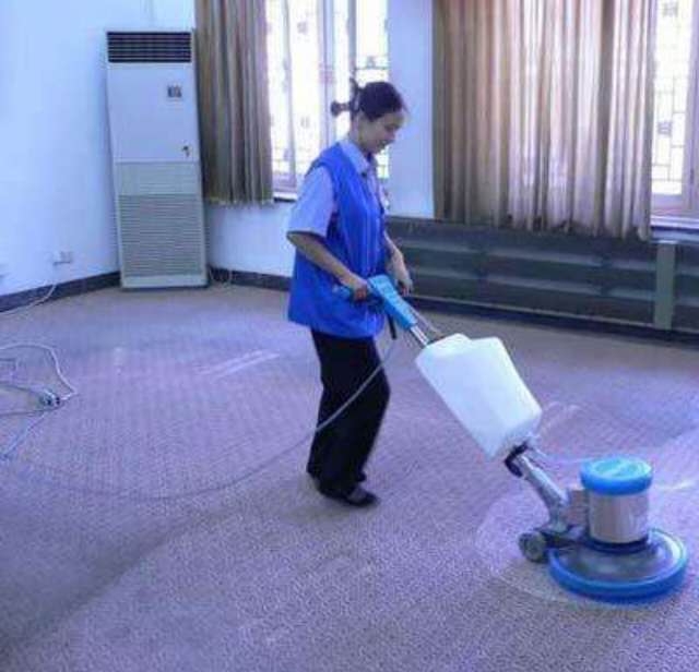 全場景清潔服務(wù) 從家庭到公共空間的現(xiàn)代化解決方案